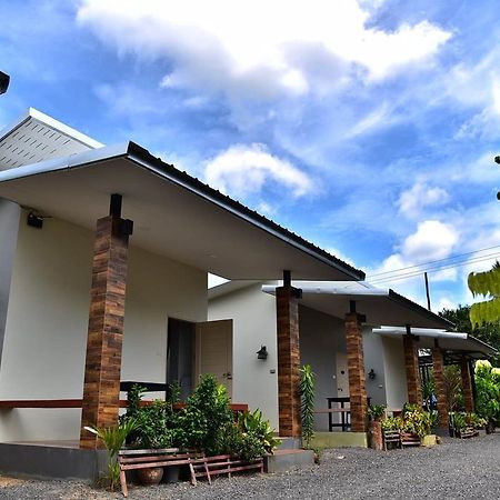 The House At Pranburi Hotel Екстериор снимка