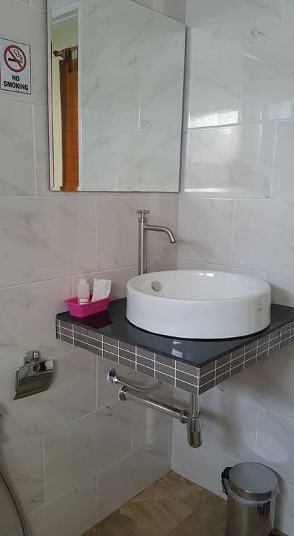 The House At Pranburi Hotel Екстериор снимка