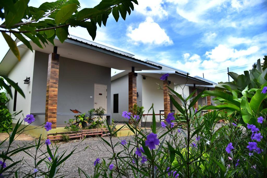 The House At Pranburi Hotel Екстериор снимка