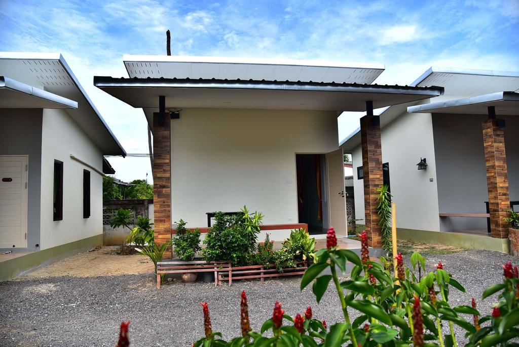 The House At Pranburi Hotel Екстериор снимка
