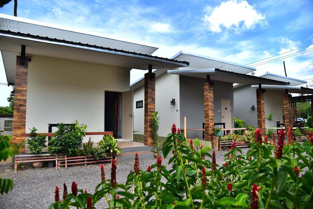 The House At Pranburi Hotel Екстериор снимка